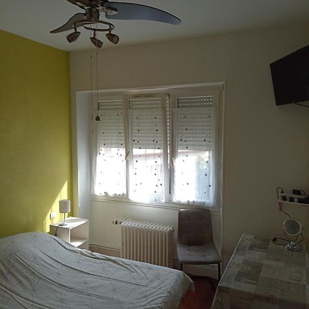 Chambre meublée au cœur de ville Le Creusot Extérieur photo
