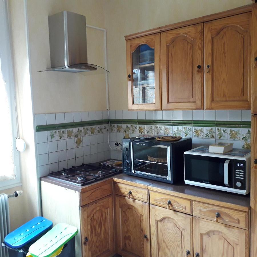 Chambre meublée au cœur de ville Le Creusot Extérieur photo