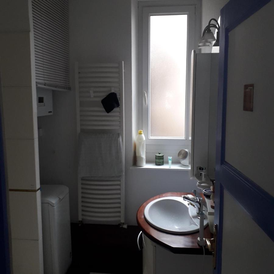 Chambre meublée au cœur de ville Le Creusot Extérieur photo