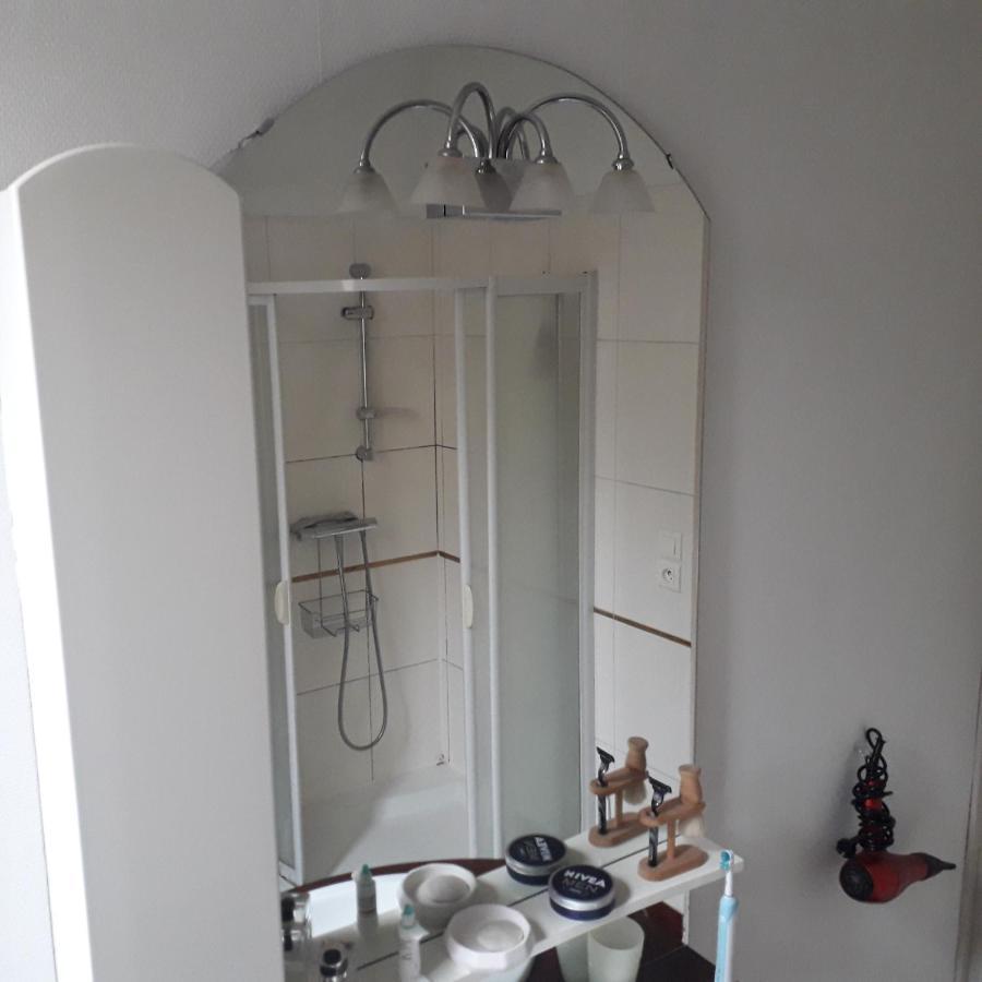 Chambre meublée au cœur de ville Le Creusot Extérieur photo