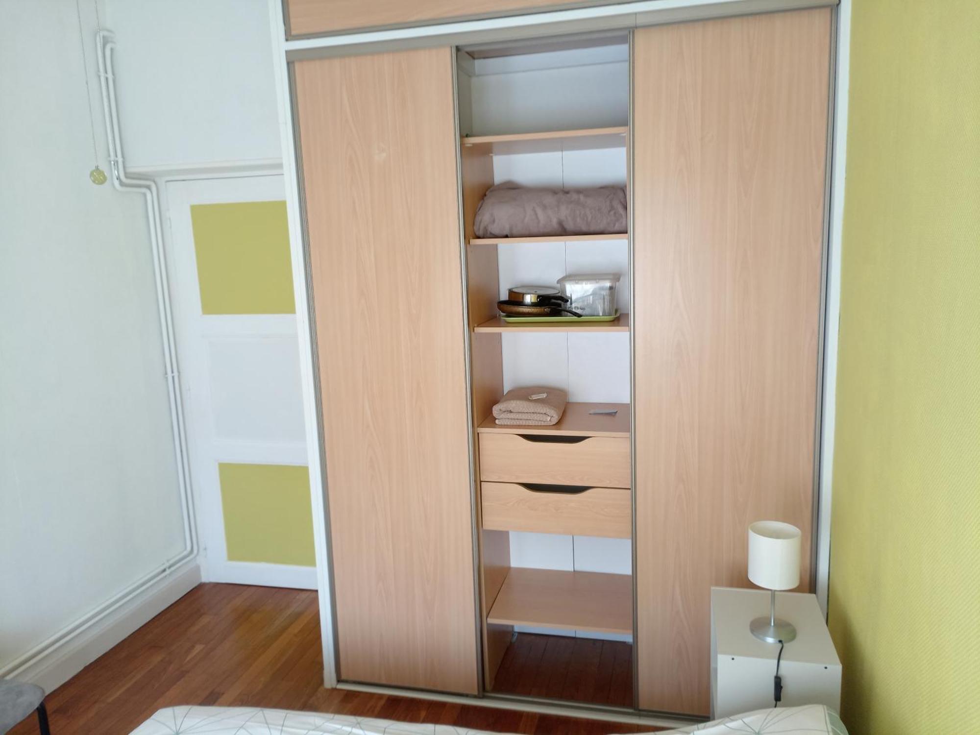 Chambre meublée au cœur de ville Le Creusot Extérieur photo